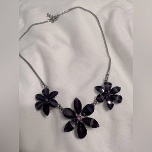 2/$40✨Beautiful purple floral necklace